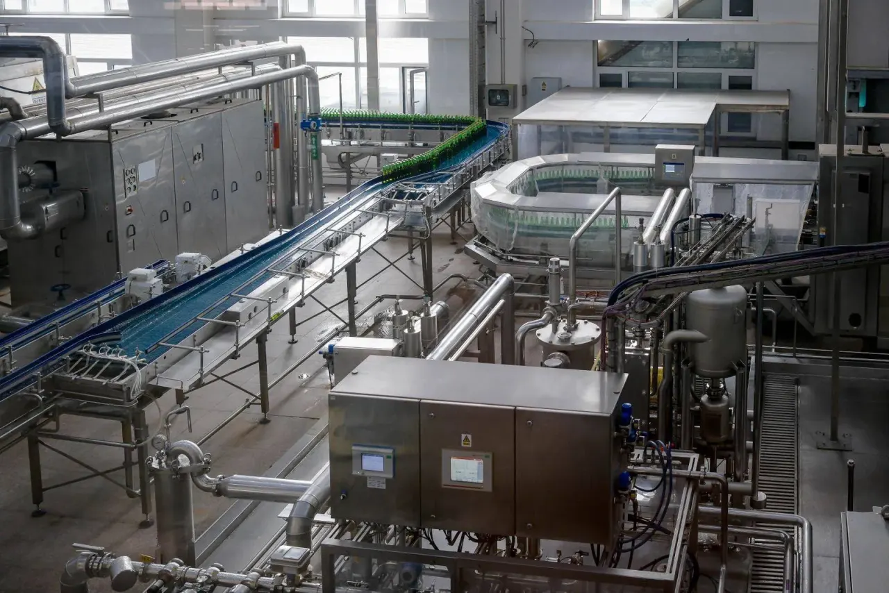 Bottling line in a food processing plant, an intensive washdown environment